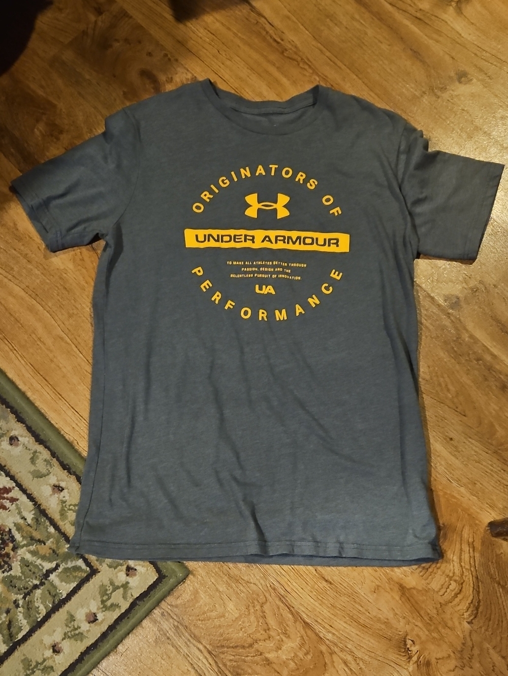 Men's Under Armour Gray SS T Shirt Size Medium
